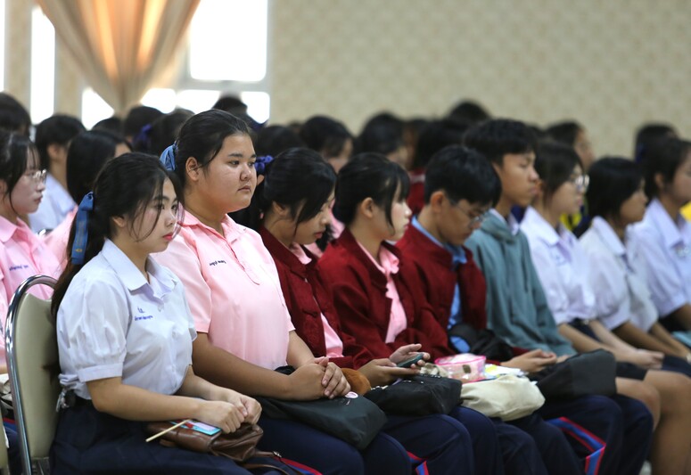 คณะศิลปศาสตร์และวิทยาศาสตร์ จัดกิจกรรม Open House Open Heart Flas NPU 2024