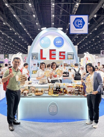 นักวิจัย ม.นครพนม นำผลงานออกบูธทดสอบตลาดงาน Food & Hospitality Thailand 2024