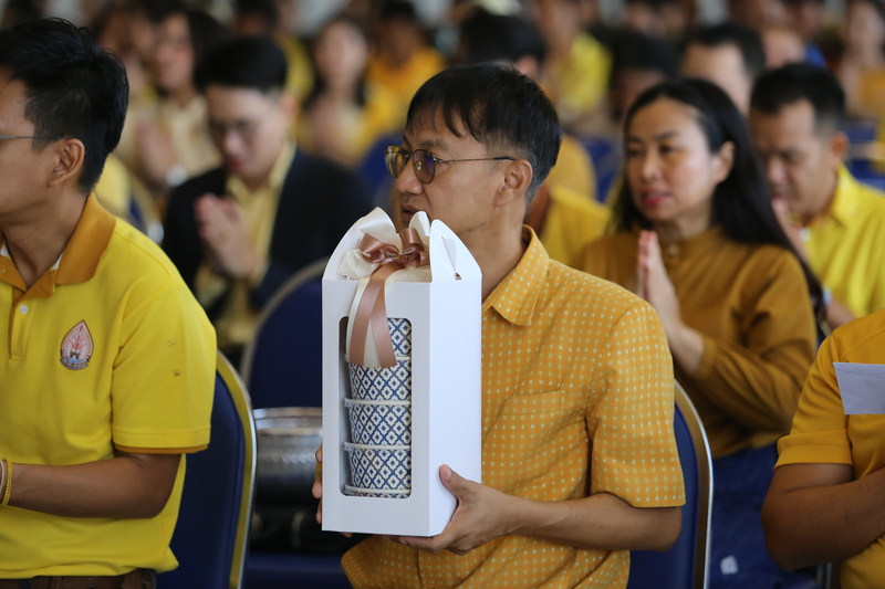 พิธีทำบุญตักบาตร วันคล้ายวันสถาปนามหาวิทยาลัยนครพนม ครบรอบ 19 ปี