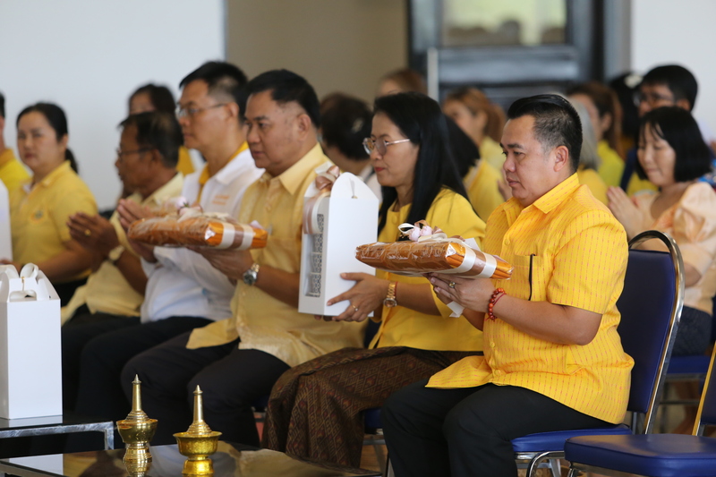 พิธีทำบุญตักบาตร วันคล้ายวันสถาปนามหาวิทยาลัยนครพนม ครบรอบ 19 ปี