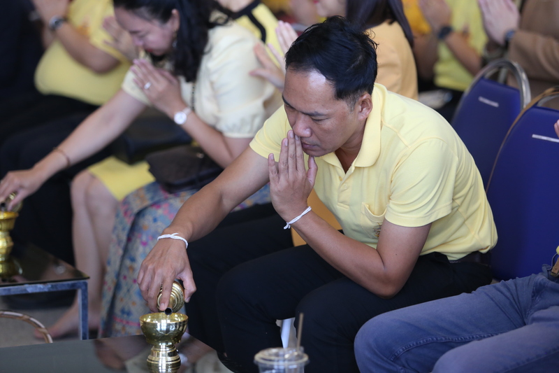 พิธีทำบุญตักบาตร วันคล้ายวันสถาปนามหาวิทยาลัยนครพนม ครบรอบ 19 ปี