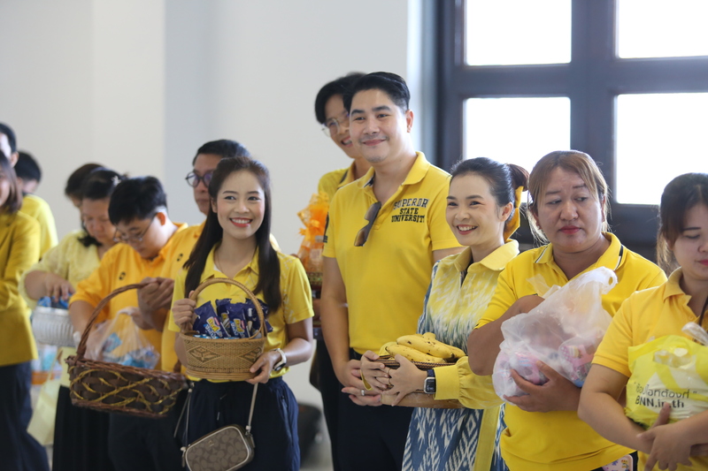 พิธีทำบุญตักบาตร วันคล้ายวันสถาปนามหาวิทยาลัยนครพนม ครบรอบ 19 ปี