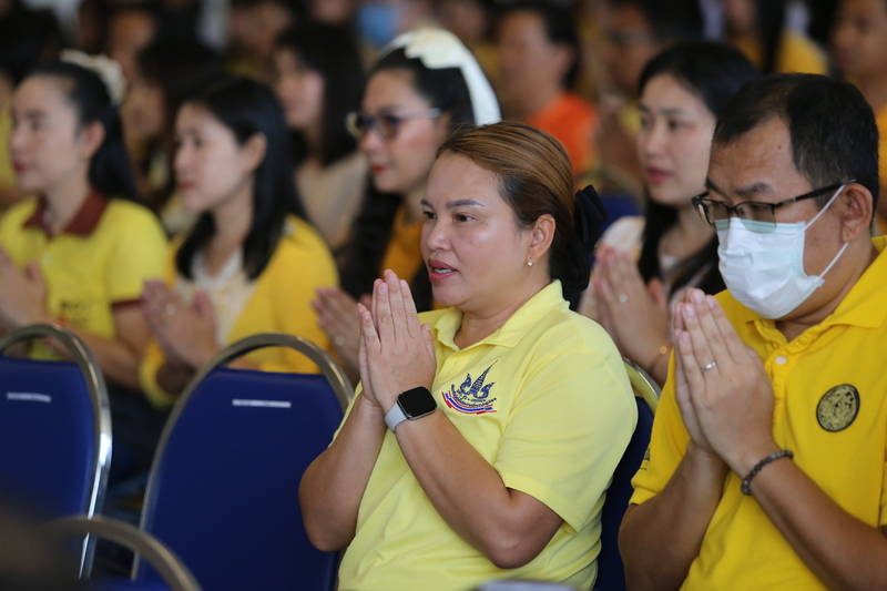 พิธีทำบุญตักบาตร วันคล้ายวันสถาปนามหาวิทยาลัยนครพนม ครบรอบ 19 ปี