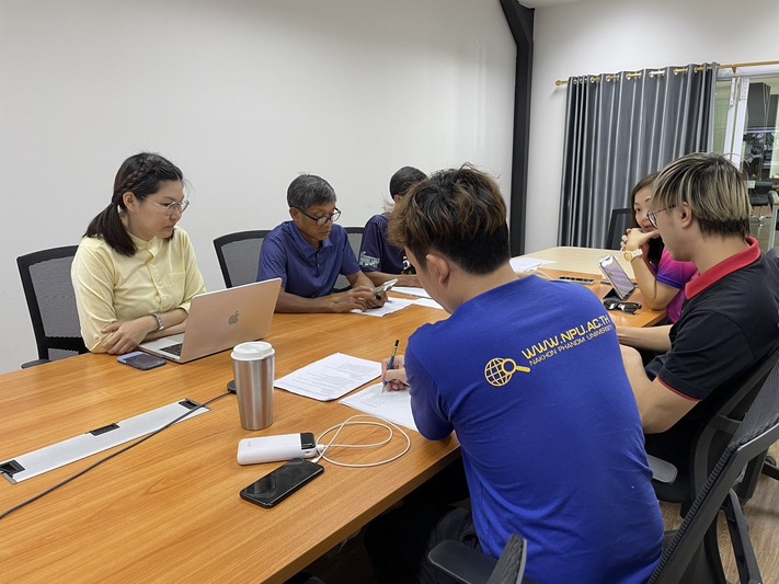 ม.นครพนม ประชุมเตรียมสร้างเรือไฟโชว์ ความสูง 12 เมตร ความยาว 40 เมตร ในงานประเพณีไหลเรือไฟจังหวัดนครพนม ประจำปี 2567