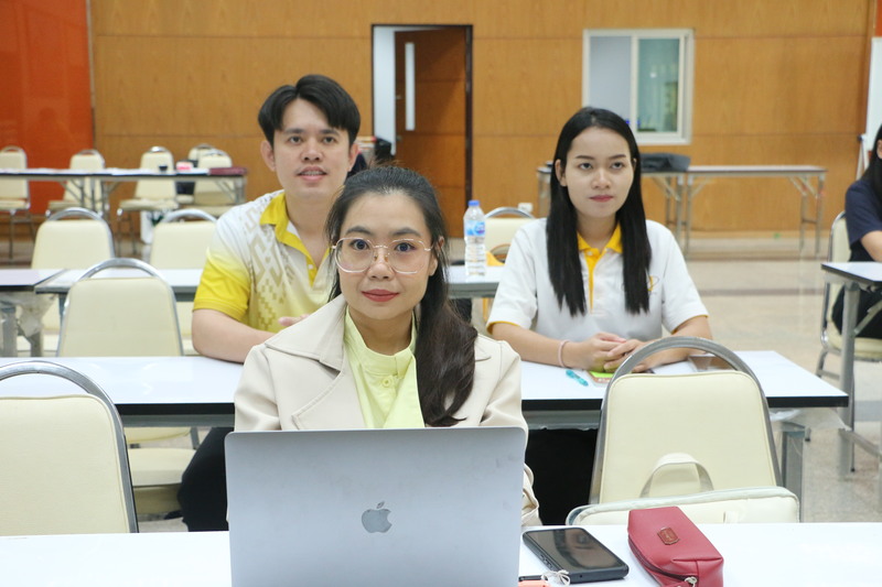 ม.นครพนม จัดโครงการฝึกอบรมการใช้สื่อออนไลน์ในการปฏิบัติงานอย่างสร้างสรรค์