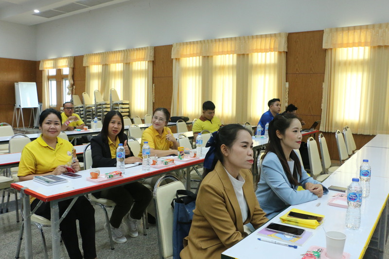 ม.นครพนม จัดโครงการฝึกอบรมการใช้สื่อออนไลน์ในการปฏิบัติงานอย่างสร้างสรรค์