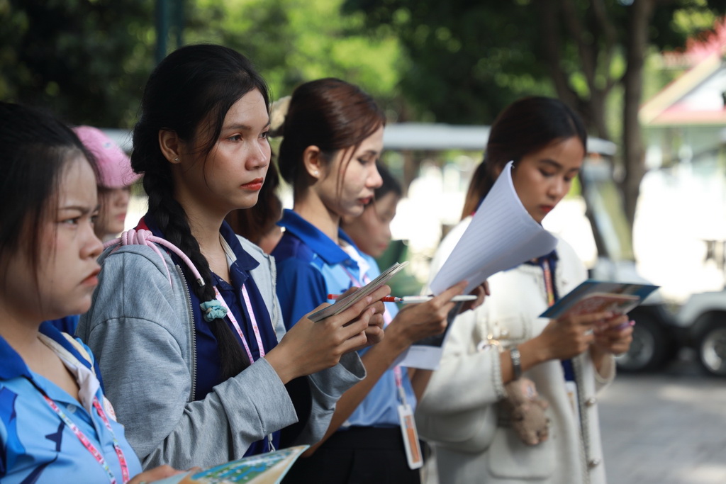 วิทยาลัยการท่องเที่ยวและอุตสาหกรรมบริการ จัดกิจกรรมฝึกปฏิบัตินำเที่ยวตามเส้นทางที่กำหนด โดยกรมการท่องเที่ยว กระทรวงท่องเที่ยวและกีฬา (Field Trips)