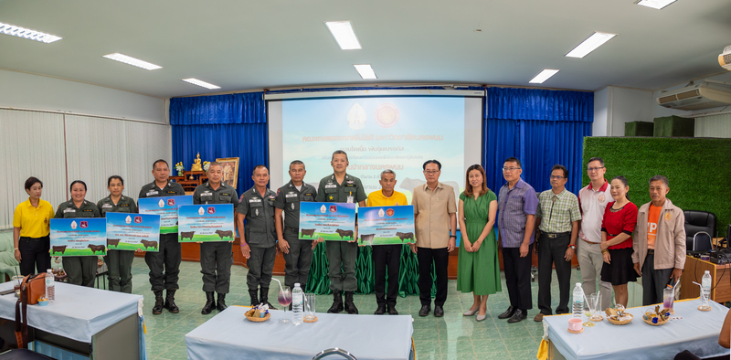 คณะเกษตรและเทคโนโลยี ม.นครพนม มอบวัวดำ “สายพันธุ์แบรงกัส” ให้กับ 3 หน่วยงาน สนุนการเรียนการสอนและการฝึกอาชีพ