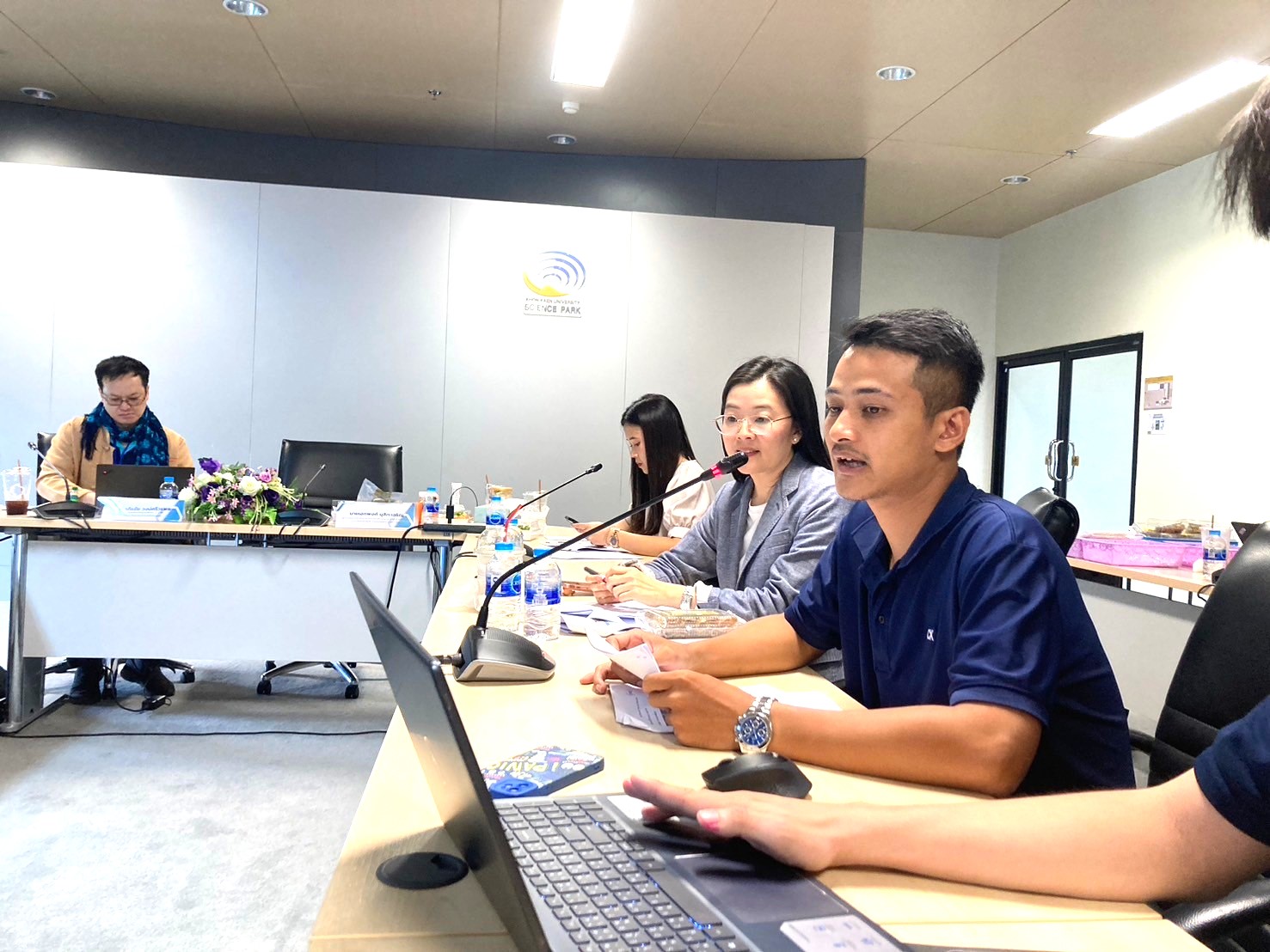 ศูนย์บ่มเพาะวิสาหกิจ ม.นครพนม เข้าร่วมนำเสนอผลการดำเนินงานงานและรับการประเมินผลการดำเนินของหน่วยบ่มเพาะวิสาหกิจ เครือข่ายอีสานตอนบน รอบ 24 เดือน ประจำ TOR 2566