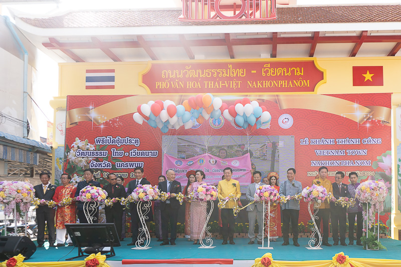 ม.นครพนม ร่วมพิธีเปิดซุ้มประตูถนนวัฒนธรรม ไทย-เวียดนาม