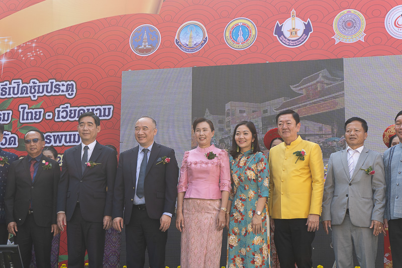 ม.นครพนม ร่วมพิธีเปิดซุ้มประตูถนนวัฒนธรรม ไทย-เวียดนาม