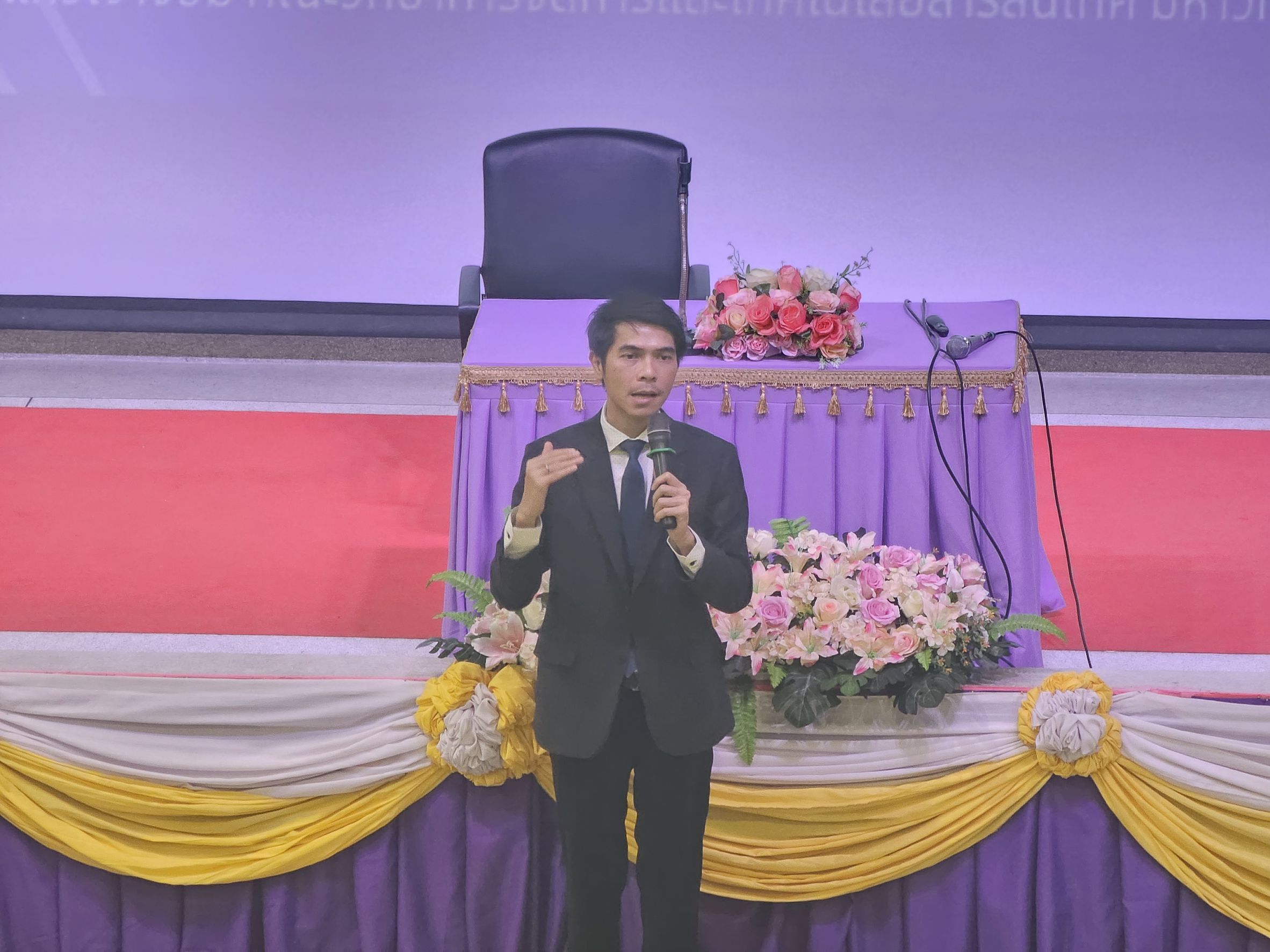 กองบริหารวิชาการ ม.นครพนม จัดกิจกรรมบรรยายแนวทางการศึกษาต่อ การฝึกประสบการณ์และการทำงานในประเทศสหรัฐอเมริกา