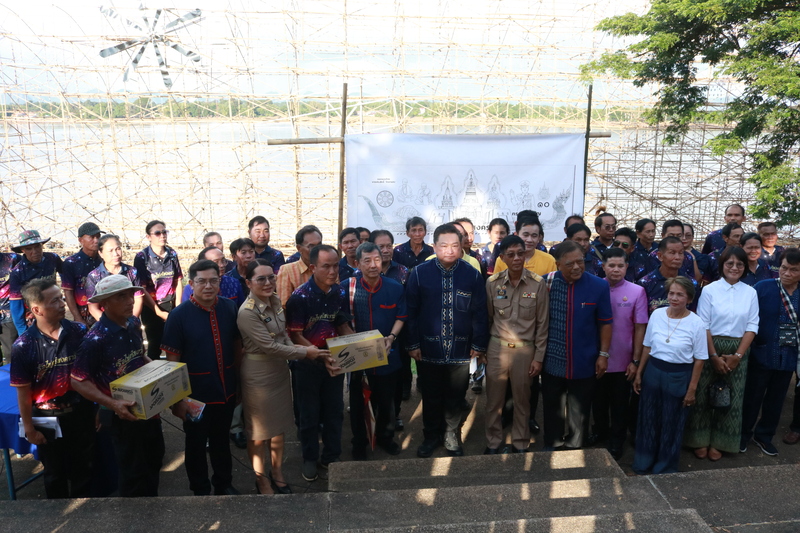 ม.นครพนม ร่วมลงพื้นที่ตรวจเยี่ยมให้กำลังใจคณะผู้จัดทำเรือไฟ