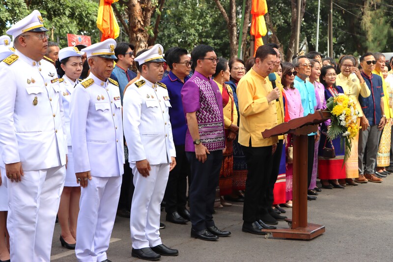 ม.นครพนม ร่วมพิธีอัญเชิญไฟพระฤกษ์ แห่ปราสาทผึ้ง ประเพณีออกพรรษาและไหลเรือไฟ ประจำปี 2567