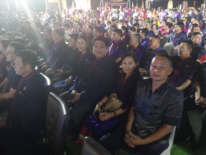 ม.นครพนม ร่วมพิธีเปิดงานมหกรรมไหลเรือไฟนครพนม ประจำปี 2567