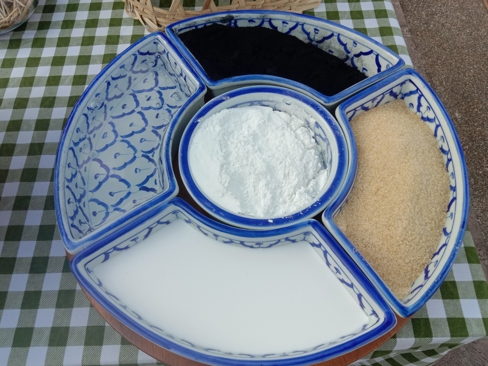 นักวิจัย ม.นครพนม จัดสาธิตการทำกะละแมโบราณ ชวนชิมเมนูอาหารถิ่นนครพนม ยลเรือไฟโบราณ งานประเพณีไหลเรือไฟ 2567