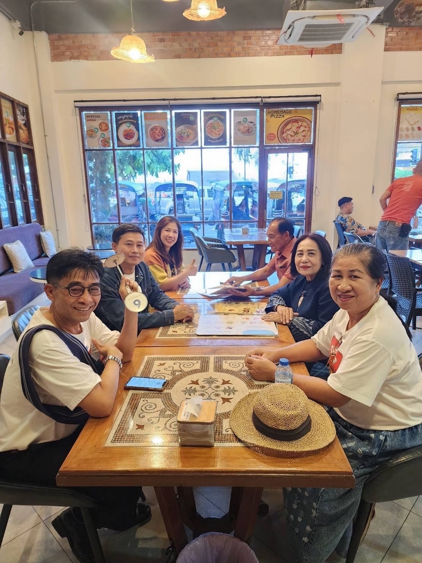 นักวิจัย ม.นครพนม จัดสาธิตการทำกะละแมโบราณ ชวนชิมเมนูอาหารถิ่นนครพนม ยลเรือไฟโบราณ งานประเพณีไหลเรือไฟ 2567