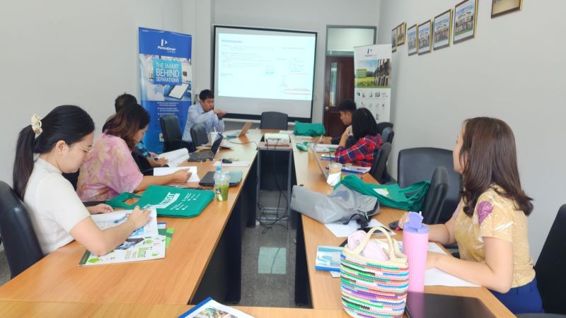 คณะวิทยาศาสตร์ ม.นครพนม จัดอบรมการใช้งานเครื่อง HPLC และ Preperative LC (The Faculty of Science at Nakhon Phanom University organized training on the use of HPLC and Preparative LC machines.)