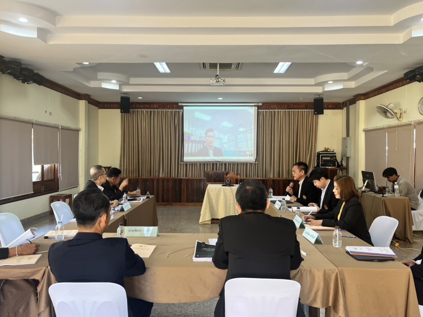 ม.นครพนม บูรณาการร่วมกับ ป.ป.ช. ประจำจังหวัดนครพนม จัดหลักสูตรบริการความรู้เสริมสร้างธรรมาภิบาลองค์กร ปลูกฝังจิตสำนึกต่อต้านการทุจริต และการประพฤติมิชอบ (Nakhon Phanom University, in collaboration with the Office of The National Anti-Corruption Commission (ONACC) in Nakhon Phanom province, organized a knowledge service course to enhance organizational governance and instill an anti-corruption and misconduct awareness.)