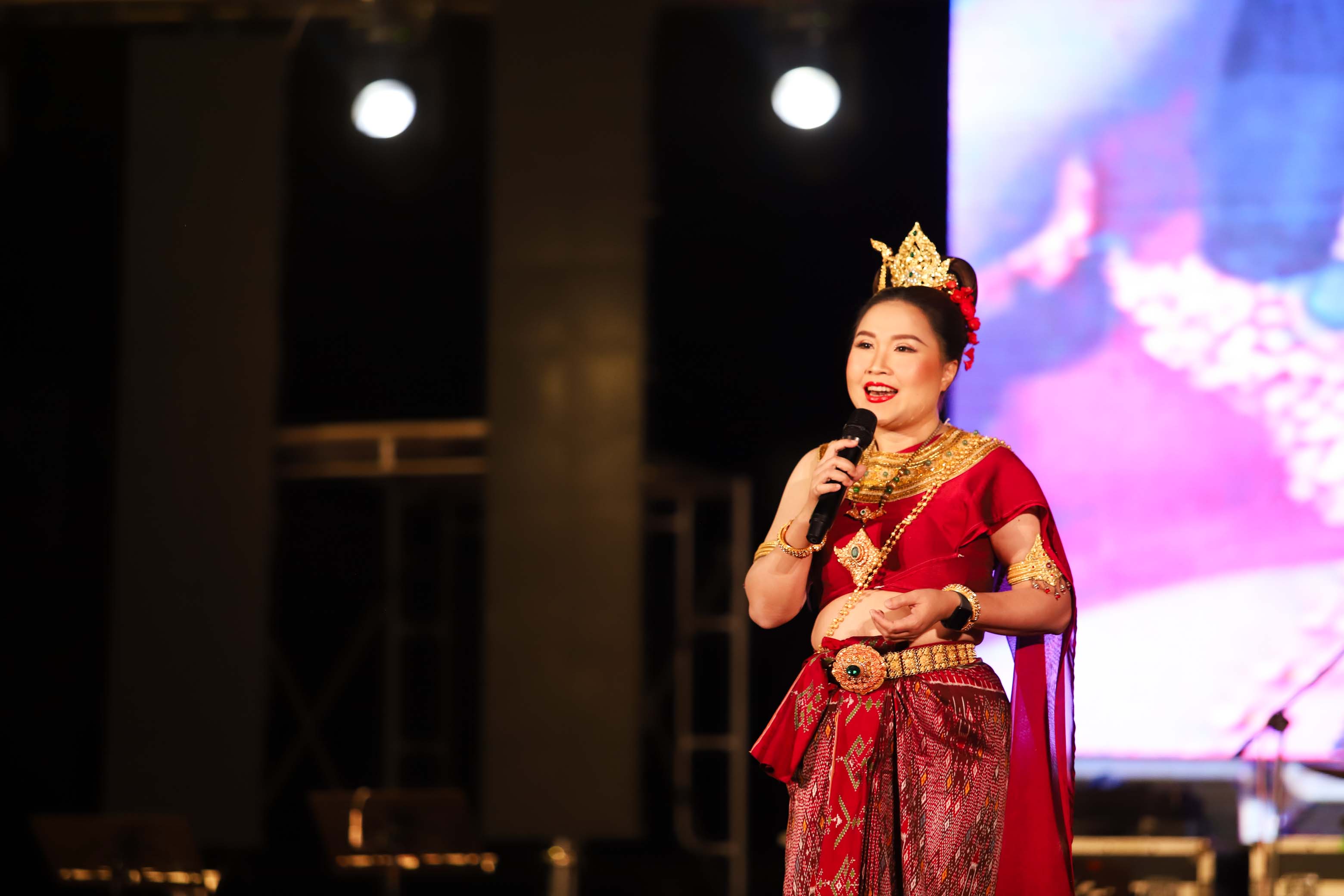 ม.นครพนม สมมานทีธาร สืบสานงานประเพณีวันลอยกระทง ประจำปี 2567