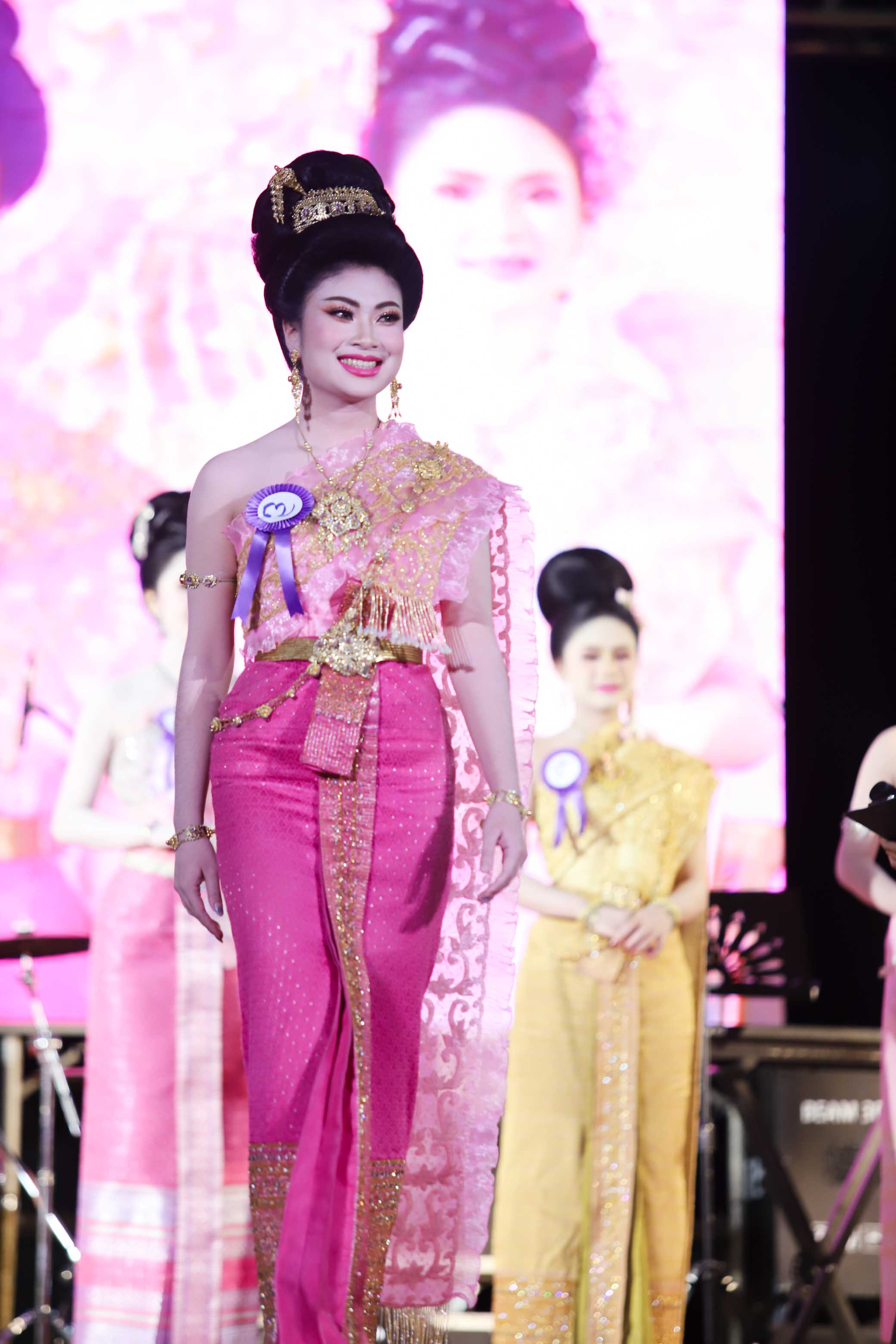 ม.นครพนม สมมานทีธาร สืบสานงานประเพณีวันลอยกระทง ประจำปี 2567