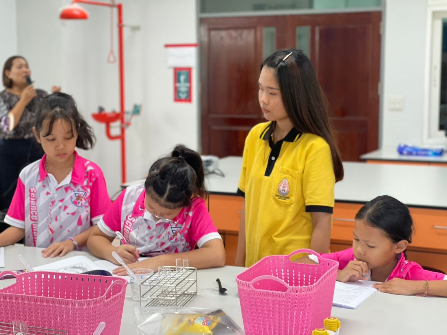 คณะวิทยาศาสตร์ ม.นครพนม จัดโครงการส่งเสริมและพัฒนาอัจฉริยภาพทางวิทยาศาสตร์นักเรียนชั้นประถมศึกษาปีที่ 2-5 โครงการห้องเรียนพิเศษ SC และ MEP โรงเรียนอนุบาลนครพนม ปีการศึกษา 2567 วันที่ 16-17 พฤศจิกายน 2567