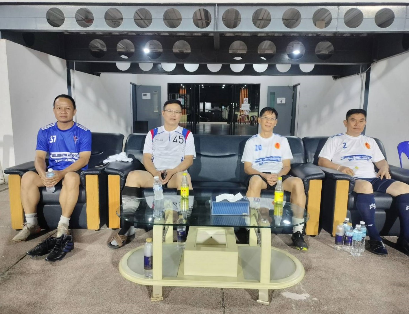 ม.นครพนม ร่วมแข่งขันฟุตบอล VIP เชื่อมความสัมพันธ์ระหว่างหน่วยงานราชการจังหวัดนครพนม