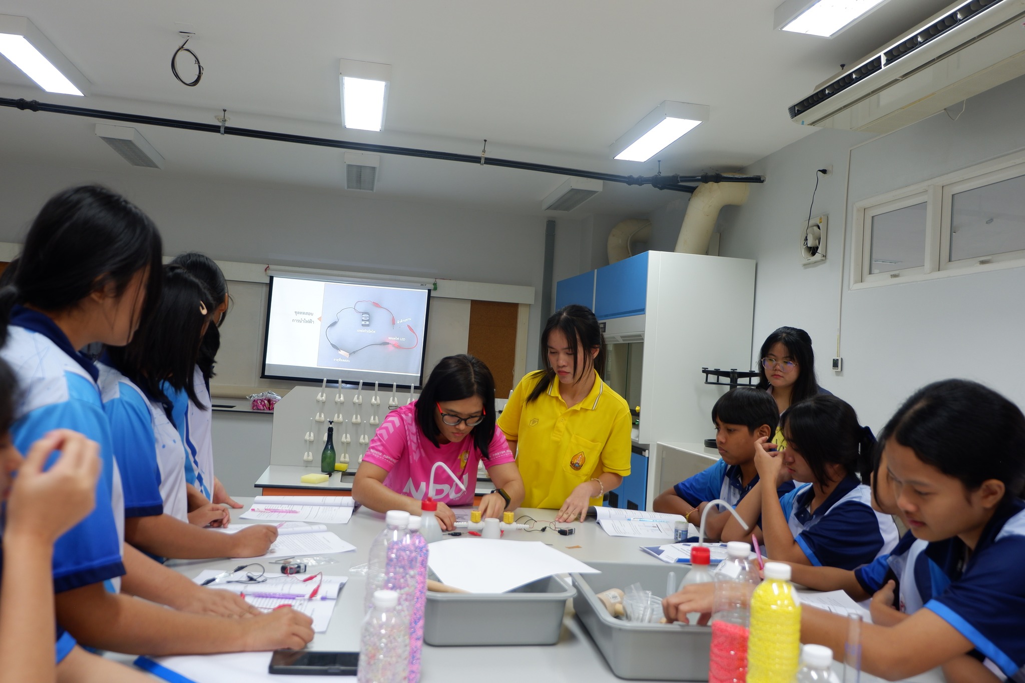 คณะวิทยาศาสตร์จัดกิจกรรมอบรมเชิงปฏิบัติการทางวิทยาศาสตร์นักเรียนโครงการห้องเรียนพิเศษ (Advanced Program : AP) โรงเรียนมหาชนะชัยวิทยาคม