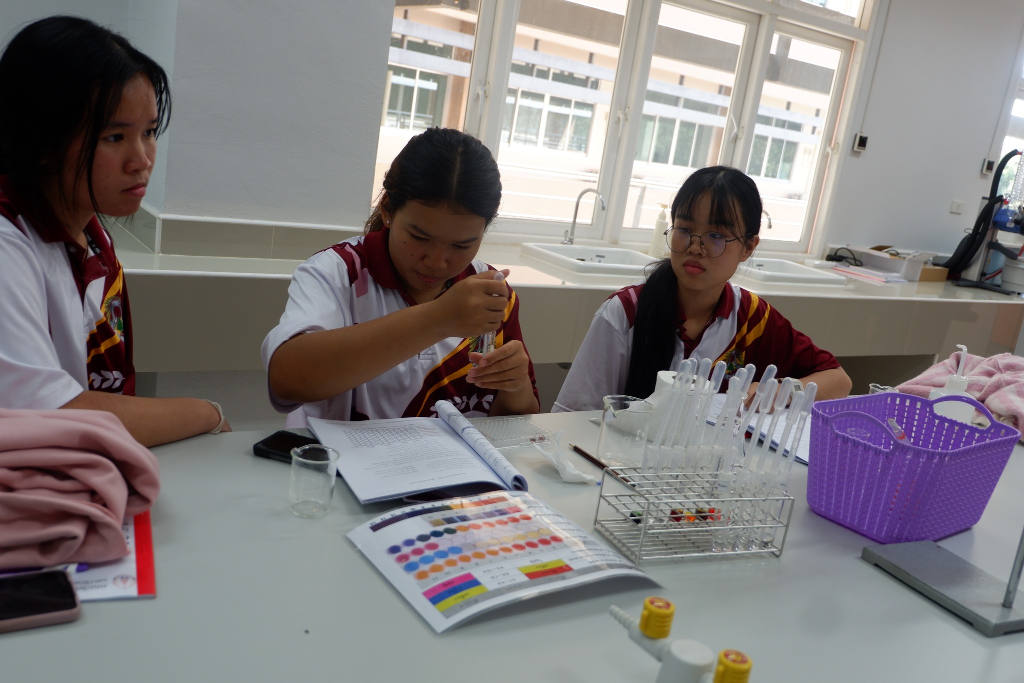 คณะวิทยาศาสตร์จัดกิจกรรมอบรมเชิงปฏิบัติการทางวิทยาศาสตร์นักเรียนโครงการห้องเรียนพิเศษ (Advanced Program : AP) โรงเรียนมหาชนะชัยวิทยาคม