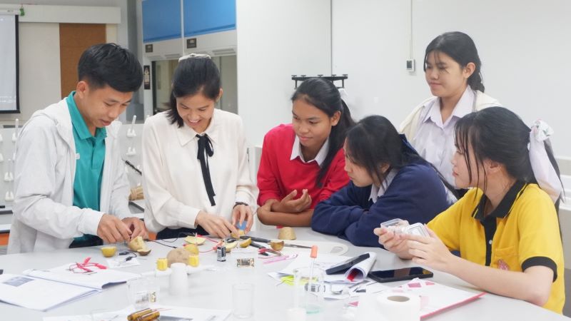 คณะวิทยาศาสตร์ จัดกิจกรรมส่งเสริมและพัฒนาทักษะการปฏิบัติการด้านวิทยาศาสตร์นักเรียนระดับมัธยมศึกษาตอนปลาย ประจำปีการศึกษา 2567 โรงเรียนนาคำราษฎร์รังสรรค์