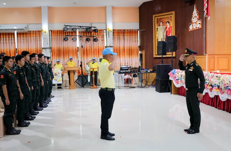 นศท. ม.นครพนม เข้ารับมอบหมวกและผ้าพันคอ จิตอาสาพระราชทาน