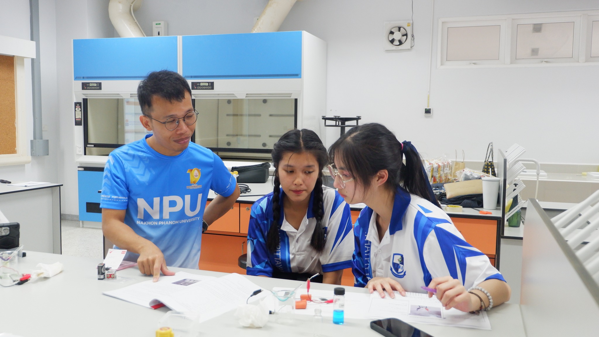 คณะวิทยาศาสตร์ จัดโครงการส่งเสริมพัฒนาศักยภาพผู้เรียนห้องเรียนพิเศษ SME โรงเรียนพะทายพิทยาคม