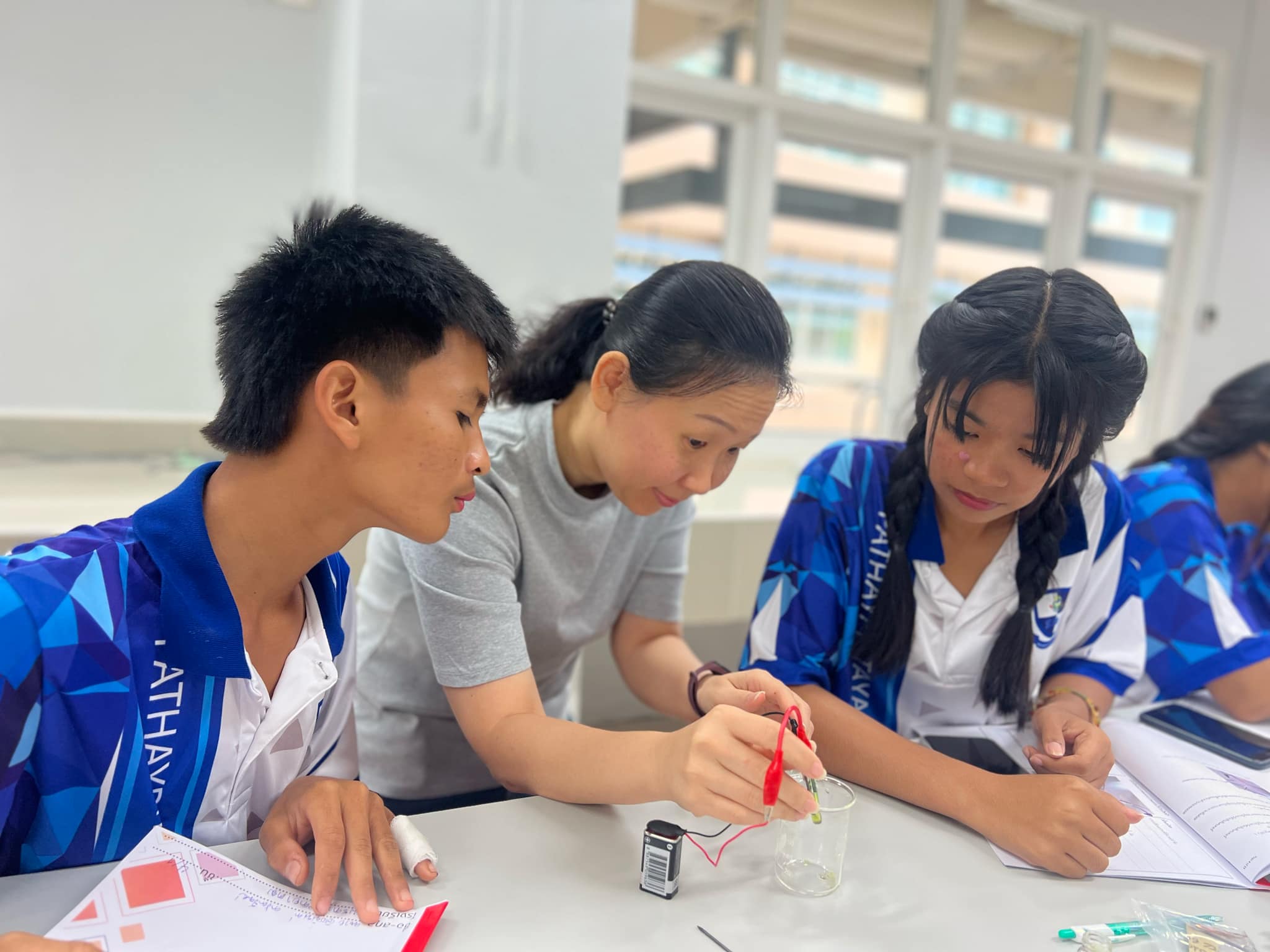 คณะวิทยาศาสตร์ จัดโครงการส่งเสริมพัฒนาศักยภาพผู้เรียนห้องเรียนพิเศษ SME โรงเรียนพะทายพิทยาคม