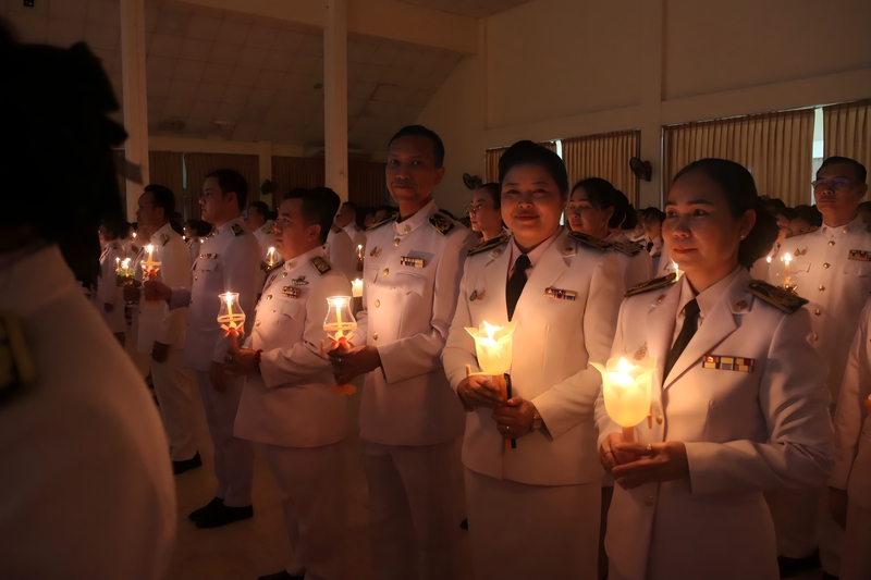 ม.นครพนม ร่วมพิธีถวายเครื่องราชสักการะ วางพานพุ่ม และจุดเทียนถวายพระพรชัยมงคล เนื่องในโอกาสวันเฉลิมพระชนมพรรษา พระบาทสมเด็จพระเจ้าอยู่หัว