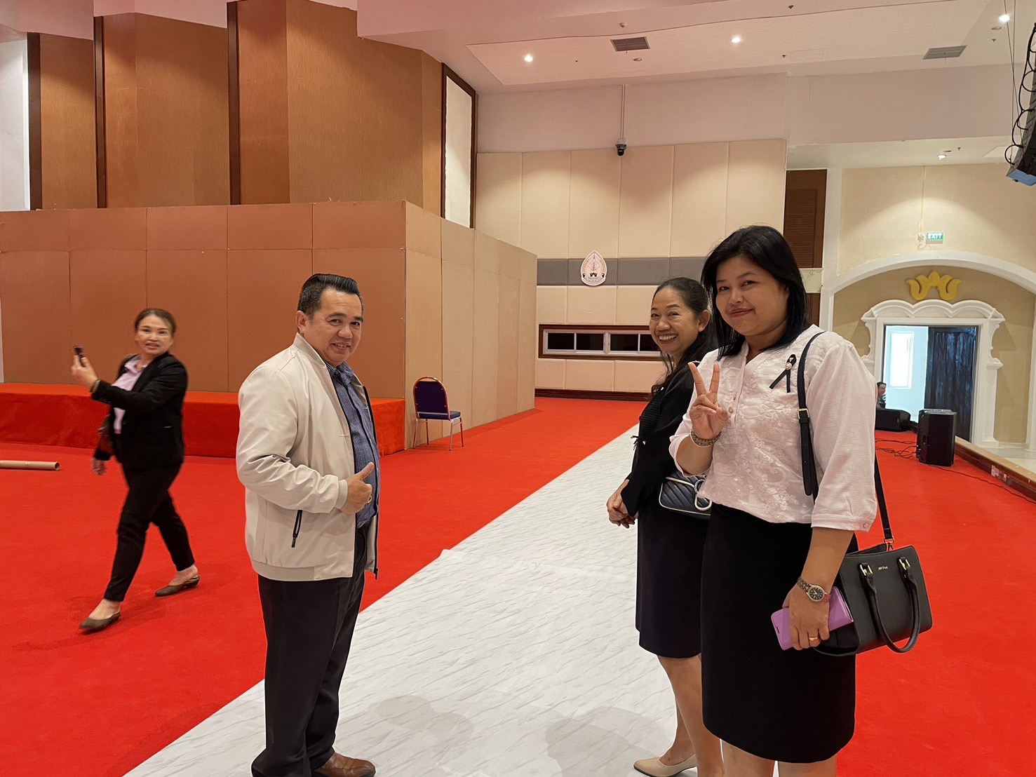 อธิการบดี ลงพื้นที่ติดตามการเตรียมงานหอประชุมวชิรบพิตร