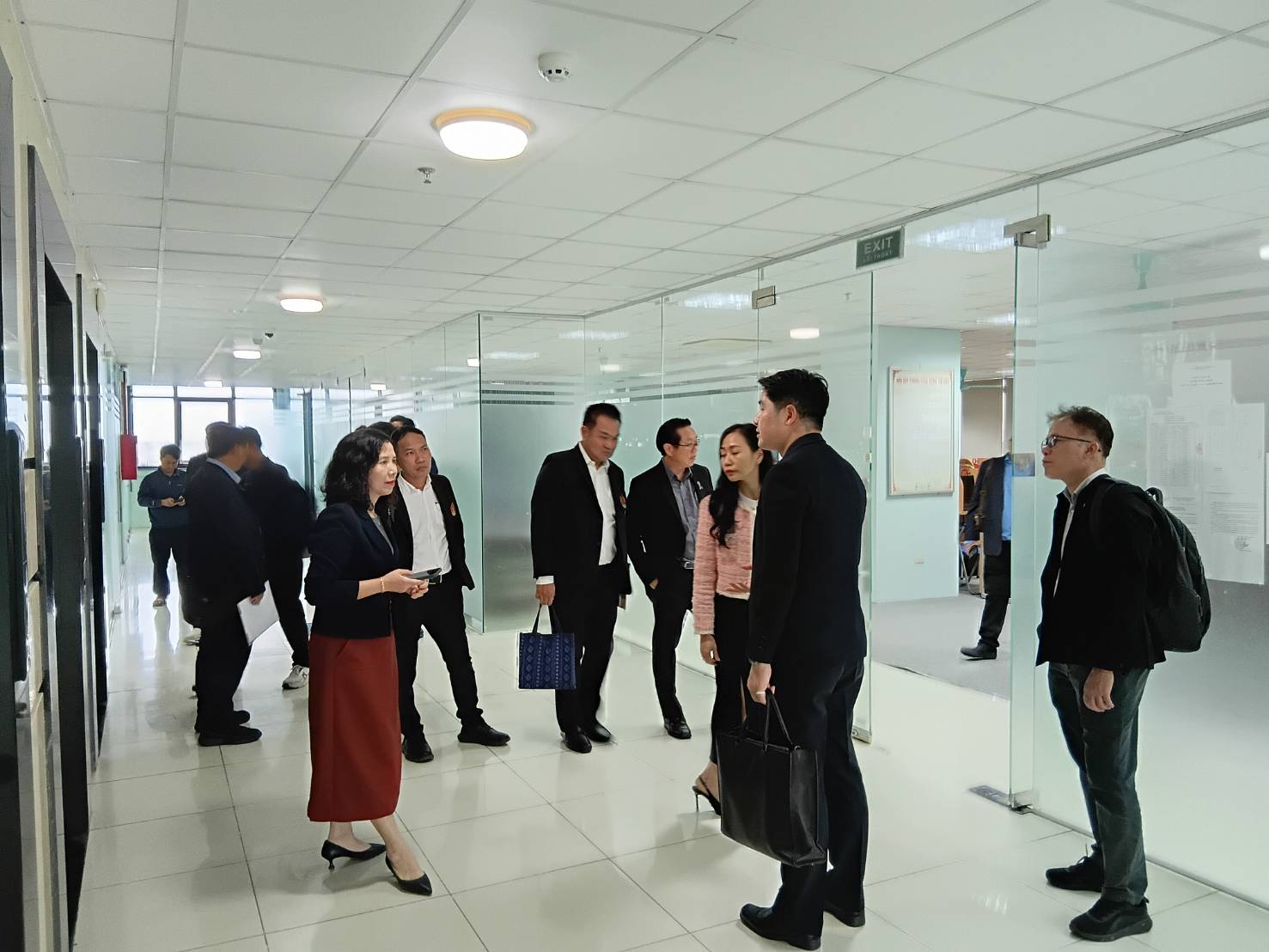 NPU Strengthens Academic Ties Through Visit to Ha Tinh University, Vietnam