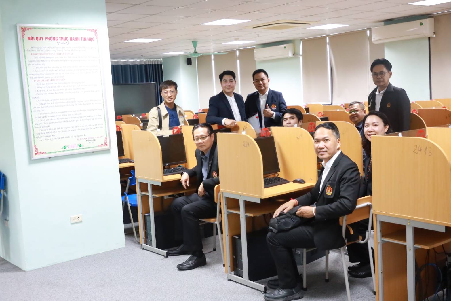 NPU Strengthens Academic Ties Through Visit to Ha Tinh University, Vietnam