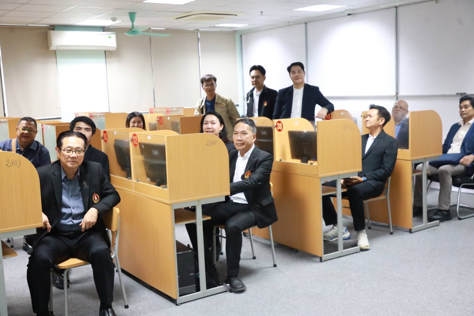 NPU Strengthens Academic Ties Through Visit to Ha Tinh University, Vietnam
