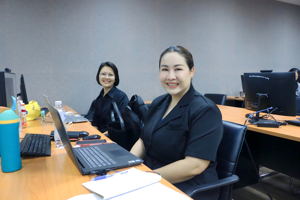 สำนักงานอธิการบดี ม.นครพนม ยกระดับศักยภาพบุคลากรสายสนับสนุน จัดอบรมเชิงปฏิบัติการเขียนคู่มือปฏิบัติงานสู่ตำแหน่งที่สูงขึ้น