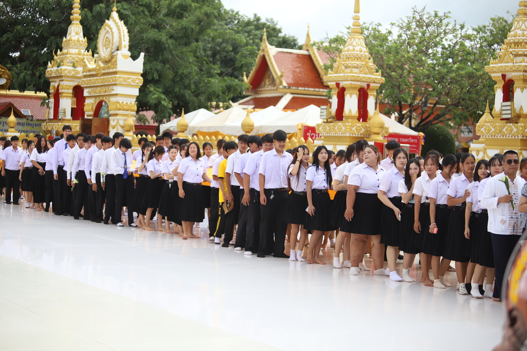 NPU Begins Academic Year with Sacred Phra That Phanom Tradition