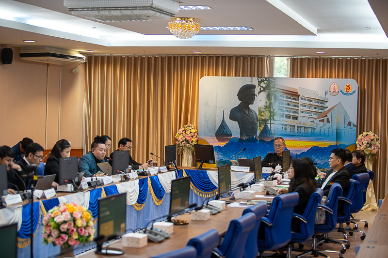 คณะแพทยศาสตร์ มหาวิทยาลัยนครพนม จัดประชุมวิพากษ์หลักสูตรแพทยศาสตรบัณฑิต เดินหน้าพัฒนาหลักสูตรผลิตแพทย์คุณภาพ