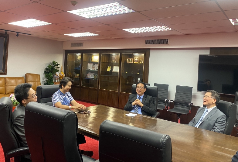 ม.นครพนม เข้าหารือ มศว. หวังเป็นสถาบันพี่เลี้ยงคณะแพทยศาสตร์