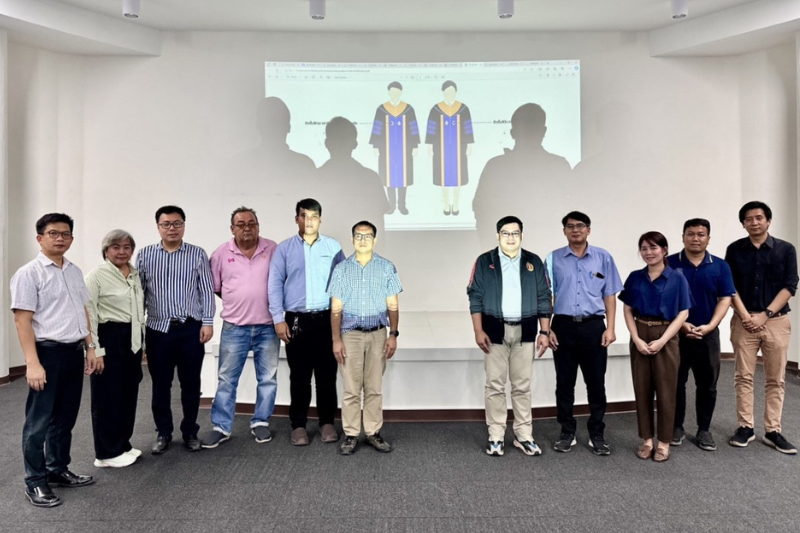 ม.นครพนม ประชุม คกก. ปรับปรุงระเบียบว่าด้วยการแต่งกาย ชุดครุยวิทยฐานะสำหรับคณาจารย์