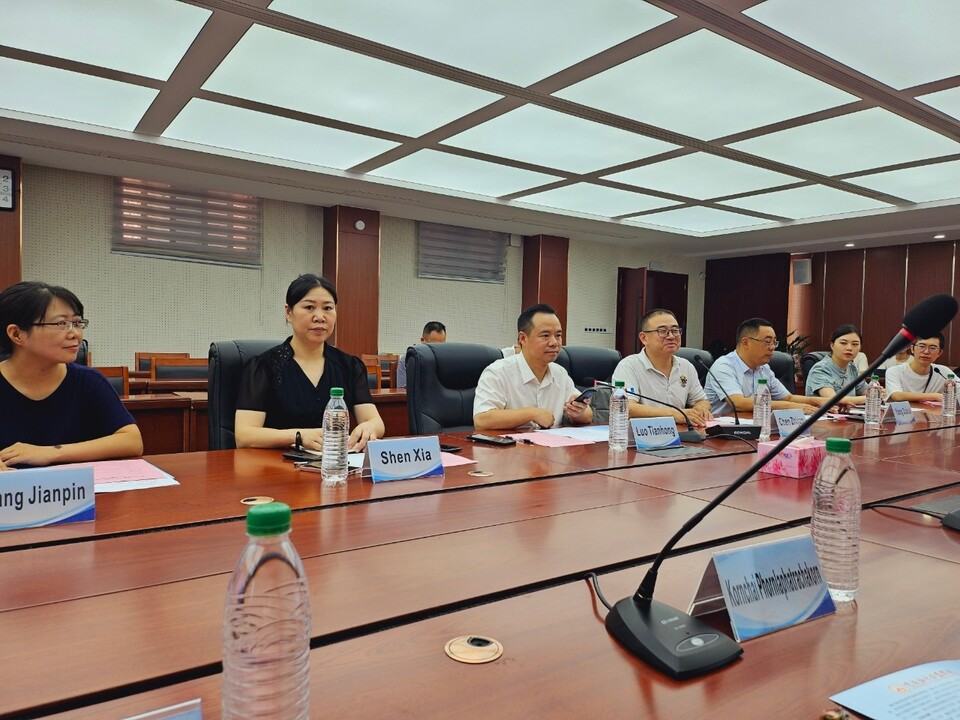 ม.นครพนม หารือวิทยาลัยอาชีวศึกษาเมืองฉงชิ่ง สาธารณรัฐประชาชนจีน พัฒนาหลักสูตรด้าน EV ทั้งในระดับ ปวส. และ ป.ตรี