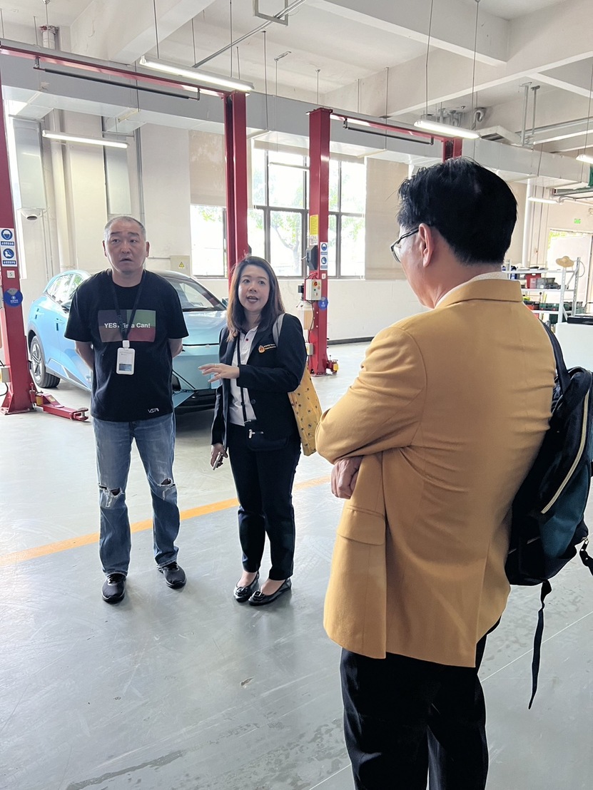 บริษัท ฉางอาน (CHANGAN) พร้อมทำความร่วมมือพัฒนาหลักสูตรด้าน EV และตั้งจัดศูนย์ฝึกอบรมด้าน EV ที่ ม.นครพนม (CHANGAN is ready to collaborate on developing EV curricula and establish an EV training center at Nakhon Phanom University.)