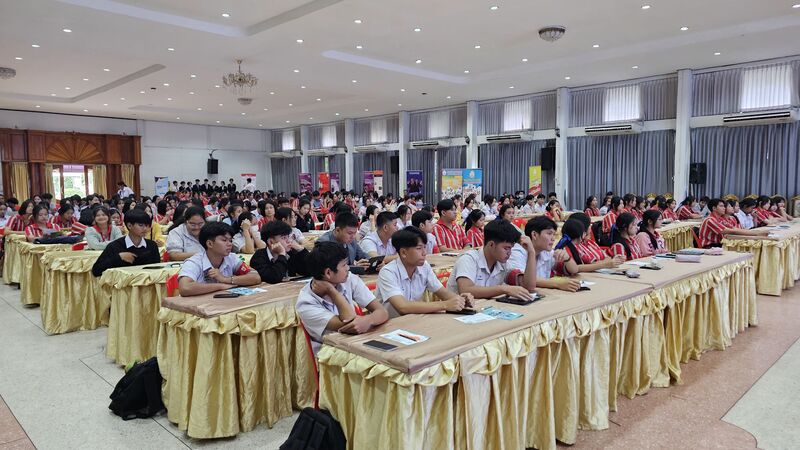 งานรับเข้าและแนะแนวการศึกษา มนพ. จัดกิจกรรมบริการวิชาการและแนะแนวการศึกษาแก่โรงเรียนนครพนมวิทยาคม