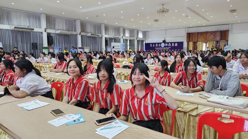 งานรับเข้าและแนะแนวการศึกษา มนพ. จัดกิจกรรมบริการวิชาการและแนะแนวการศึกษาแก่โรงเรียนนครพนมวิทยาคม