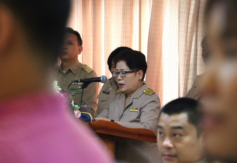 นักวิจัย ม.นครพนม รับประกาศเกียรติคุณนักวิจัยที่ดำเนินงานจนเกิดผลนำไปสู่นโยบายการพัฒนาของจังหวัดนครพนม ในโครงการส่งเสริมเศรษฐกิจชุมชน คนนครพนม “จากใบตองกล้วยธรรมดา สู่มูลค่าเพิ่มทางเศรษฐกิจ”