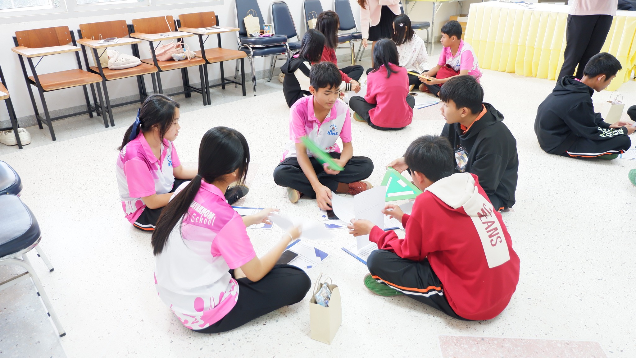 คณะวิทยาศาสตร์ ม.นครพนม จัดโครงการพัฒนาทักษะกระบวนการทางวิทยาศาสตร์แก่นักเรียนห้องเรียนพิเศษ SME โรงเรียนห้องแซงวิทยาคม อำเภอเลิงนกทา จังหวัดยโสธร