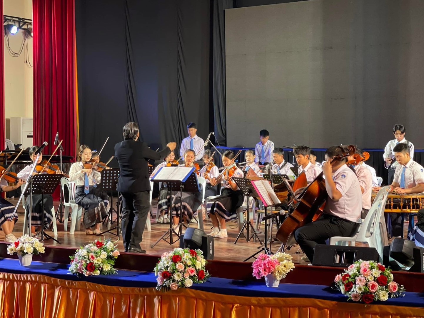 สาขาวิชาดนตรีศึกษา คณะครุศาสตร์ ม.นครพนม ร่วมแลกเปลี่ยนเรียนรู้ศิลปวัฒนธรรมอาเซียน ณ นครหลวงเวียงจันทน์ สปป.ลาว